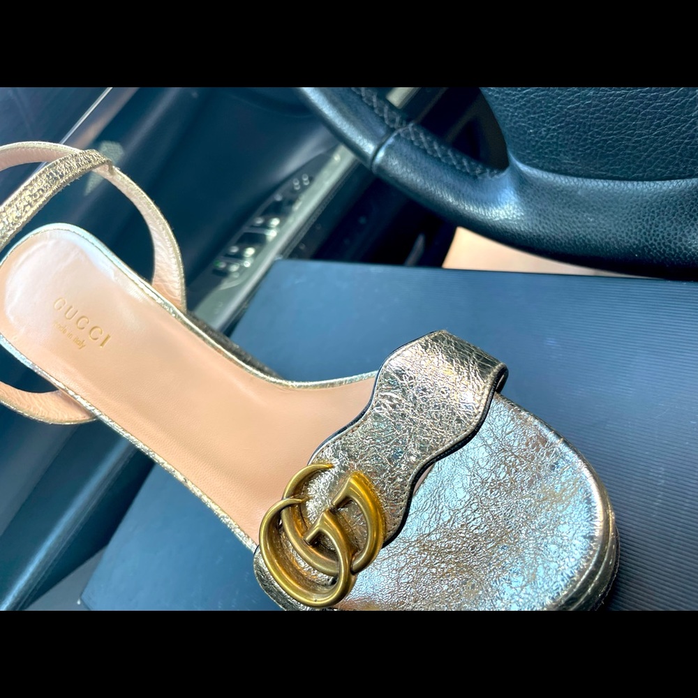 Gucci 38 1/2 Gold Platino